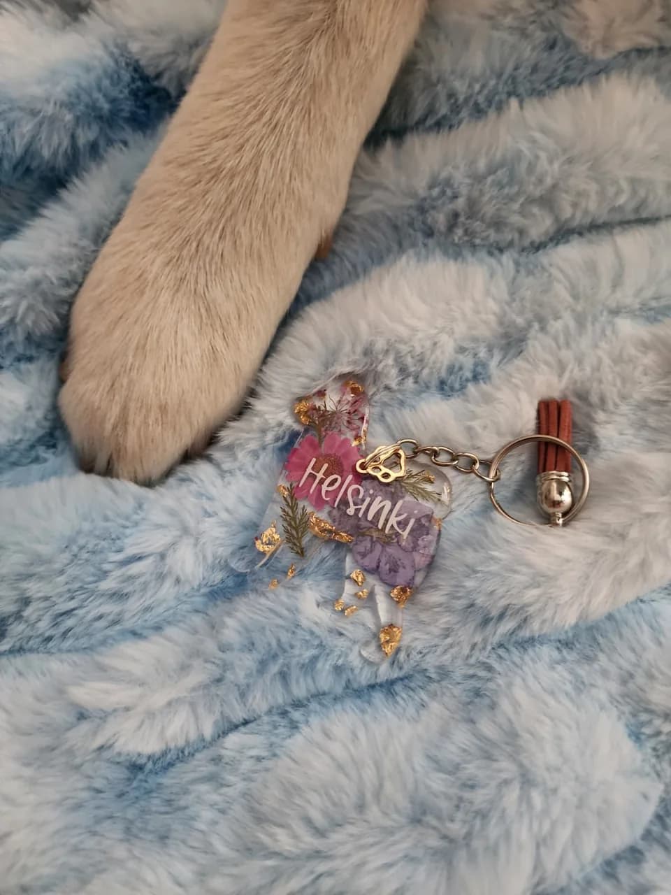 Custom Helsinki the Husky resin keychain with pressed flowers and gold foil
