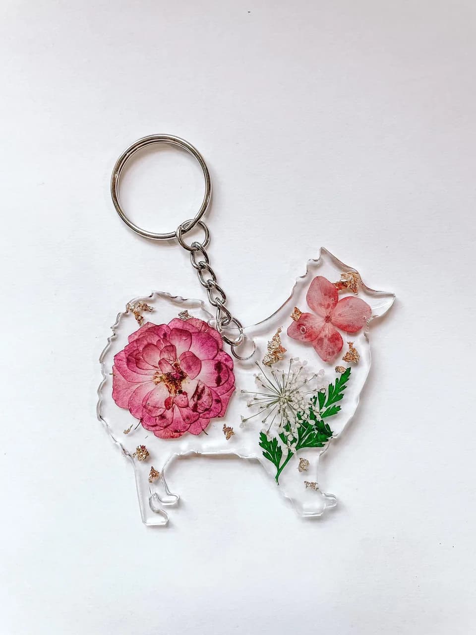 Pomeranian resin keychain with dried flowers